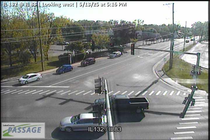 Traffic Cam IL 132 at IL 83