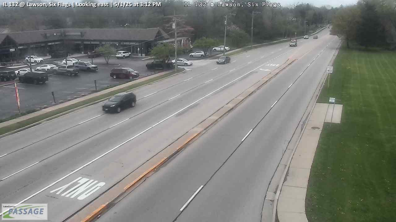 Traffic Cam IL 132 at Lawson, Six Flags