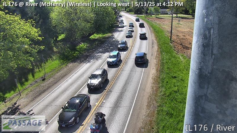 Traffic Cam IL 176 at River (McHenry) (Wireless)