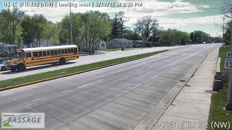 Traffic Cam US 41 at IL 132 (NW) - W