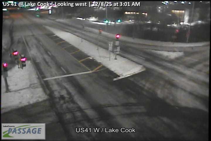 Traffic Cam US 41 at Lake Cook - W
